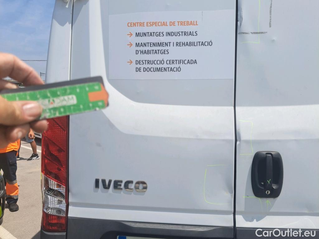  Iveco  Daily IVECO  / 2014 / 4P / furgón 2.3 TD 35S 14S V 3520/H2 #24