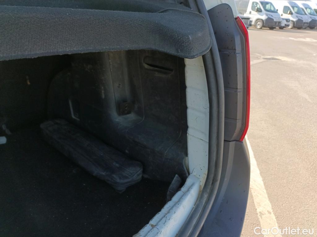  Dacia  Duster  I Ambiance 4x2 1.5 dCi 90CV MT6 E5 #32