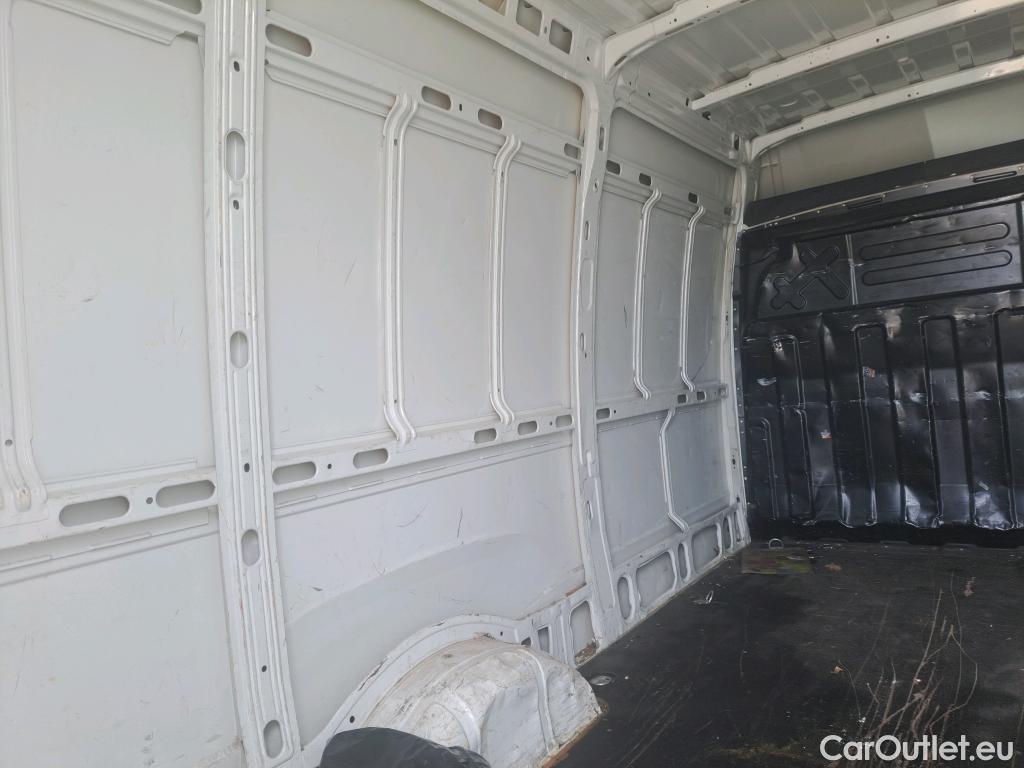  Iveco  Daily IVECO  / 2014 / 4P / furgón 2.3 TD 35S 14S V 3520/H2 #26