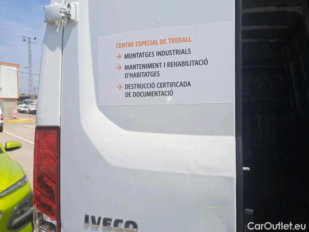  Iveco  Daily IVECO  / 2014 / 4P / furgón 2.3 TD 35S 14S V 3520/H2 #45