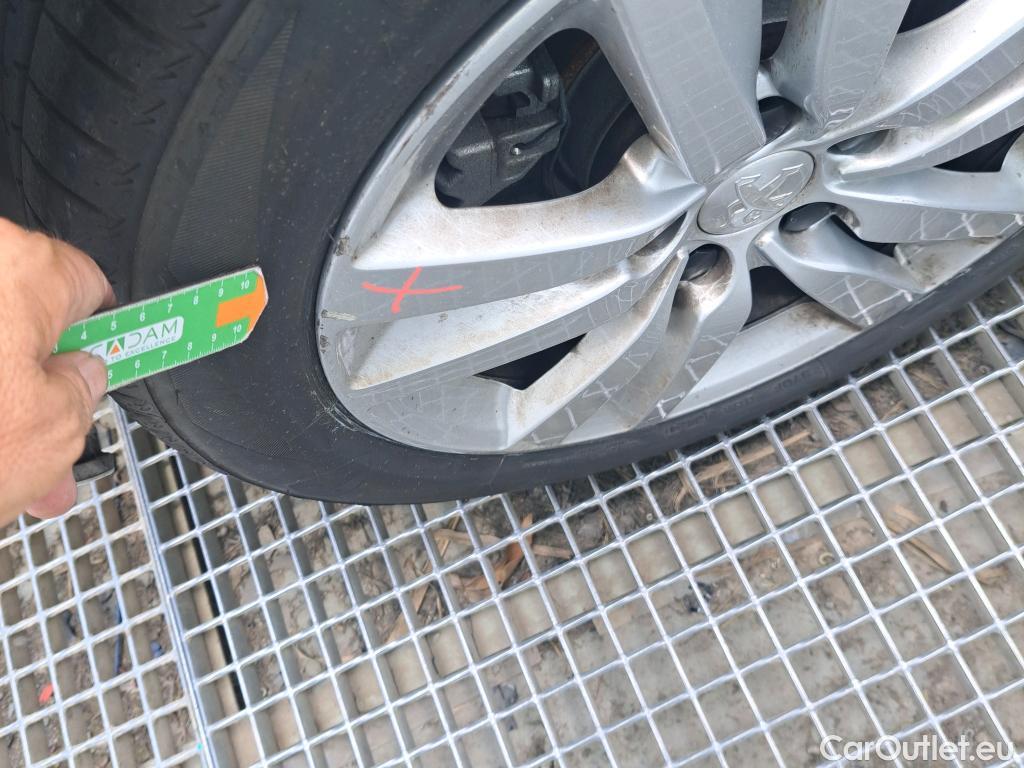  Peugeot  308  Active Pack 1.5 HDi 130CV MT6 E6d #18