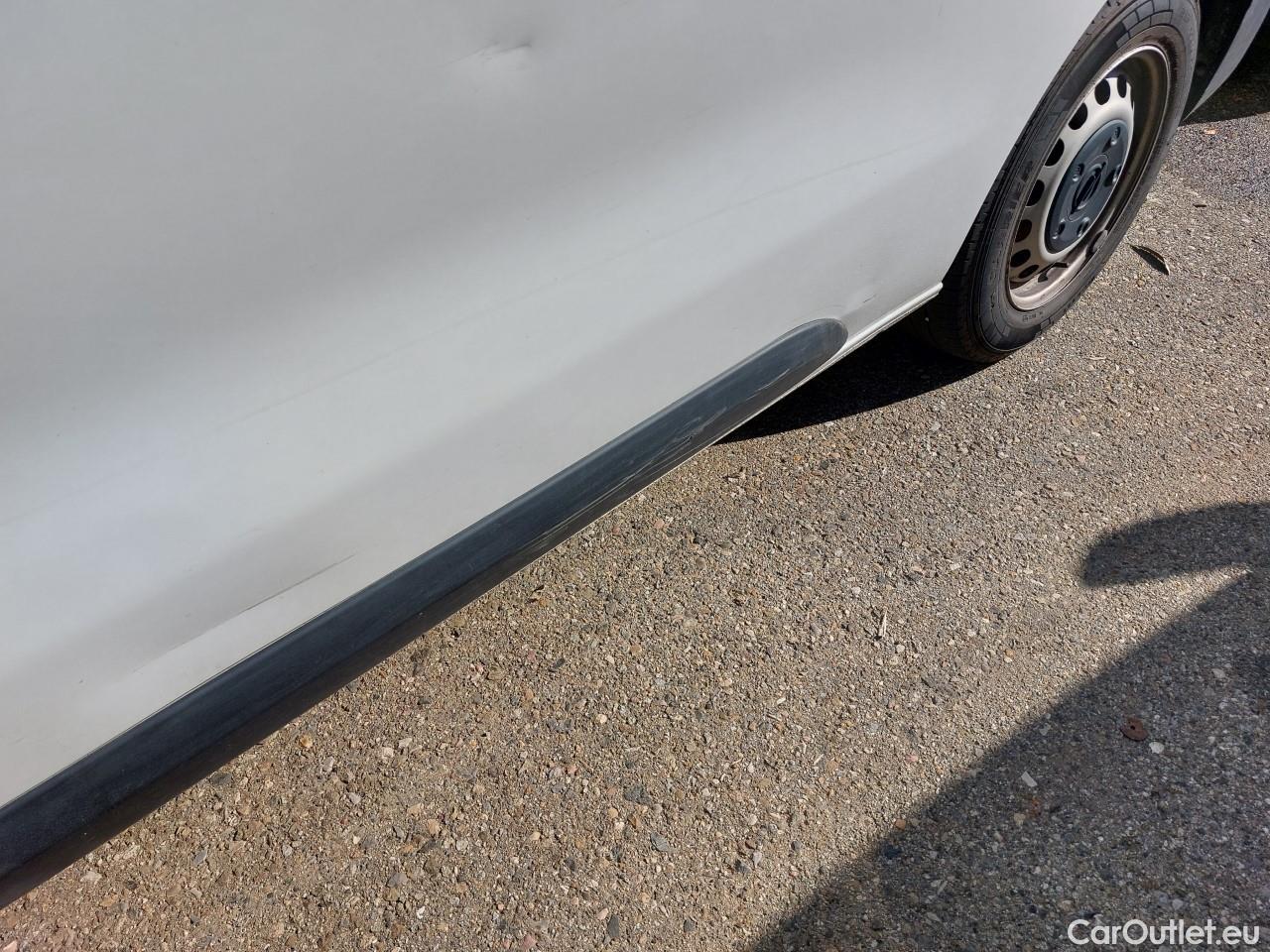  Opel  Vivaro OPEL  / 2019 / 4P / furgón 1.5 Diésel 74kW (100CV) M Std Express (AC) #32