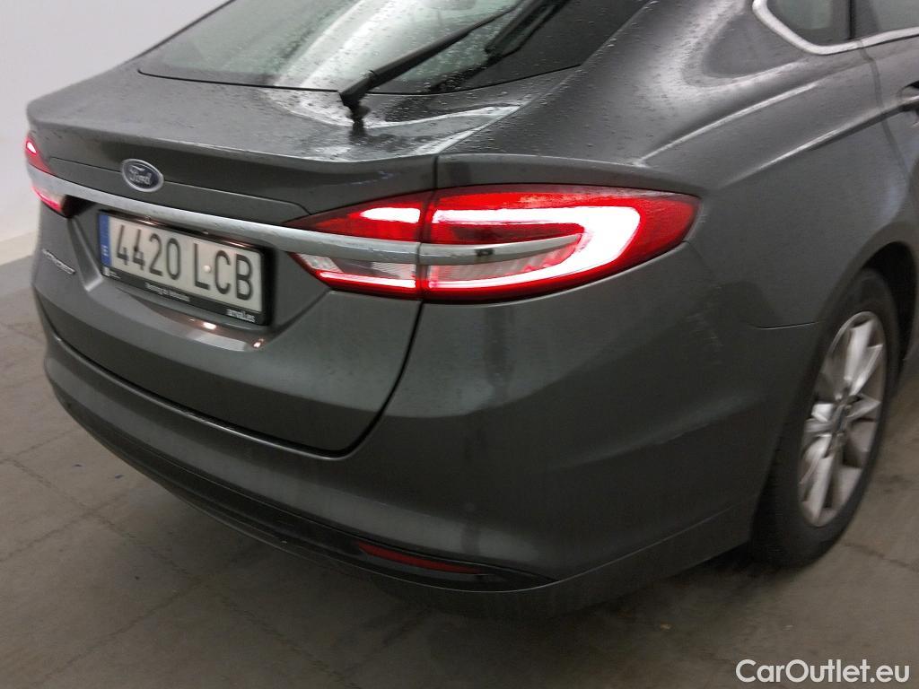  Ford  Mondeo FORD  / 2014 / 5P / berlina con portón 2.0 TDCi 110kW (150CV) Titanium 235 #12