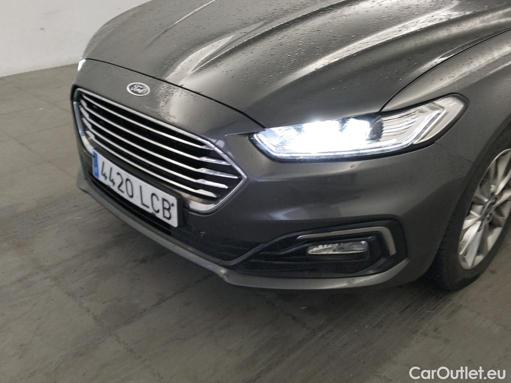  Ford  Mondeo FORD  / 2014 / 5P / berlina con portón 2.0 TDCi 110kW (150CV) Titanium 235 #10