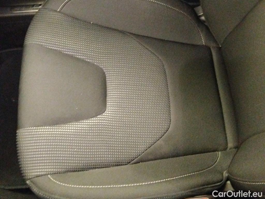  Ford  Mondeo FORD  / 2014 / 5P / berlina con portón 2.0 TDCi 110kW (150CV) Titanium 235 #15