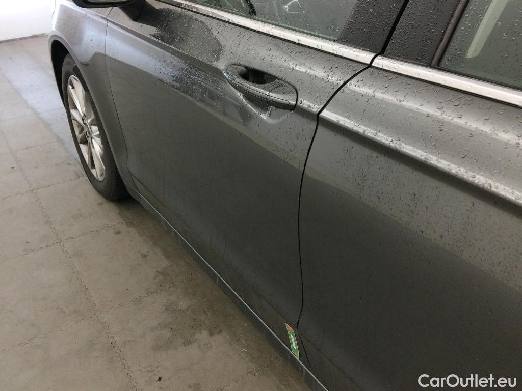  Ford  Mondeo FORD  / 2014 / 5P / berlina con portón 2.0 TDCi 110kW (150CV) Titanium 235 #3