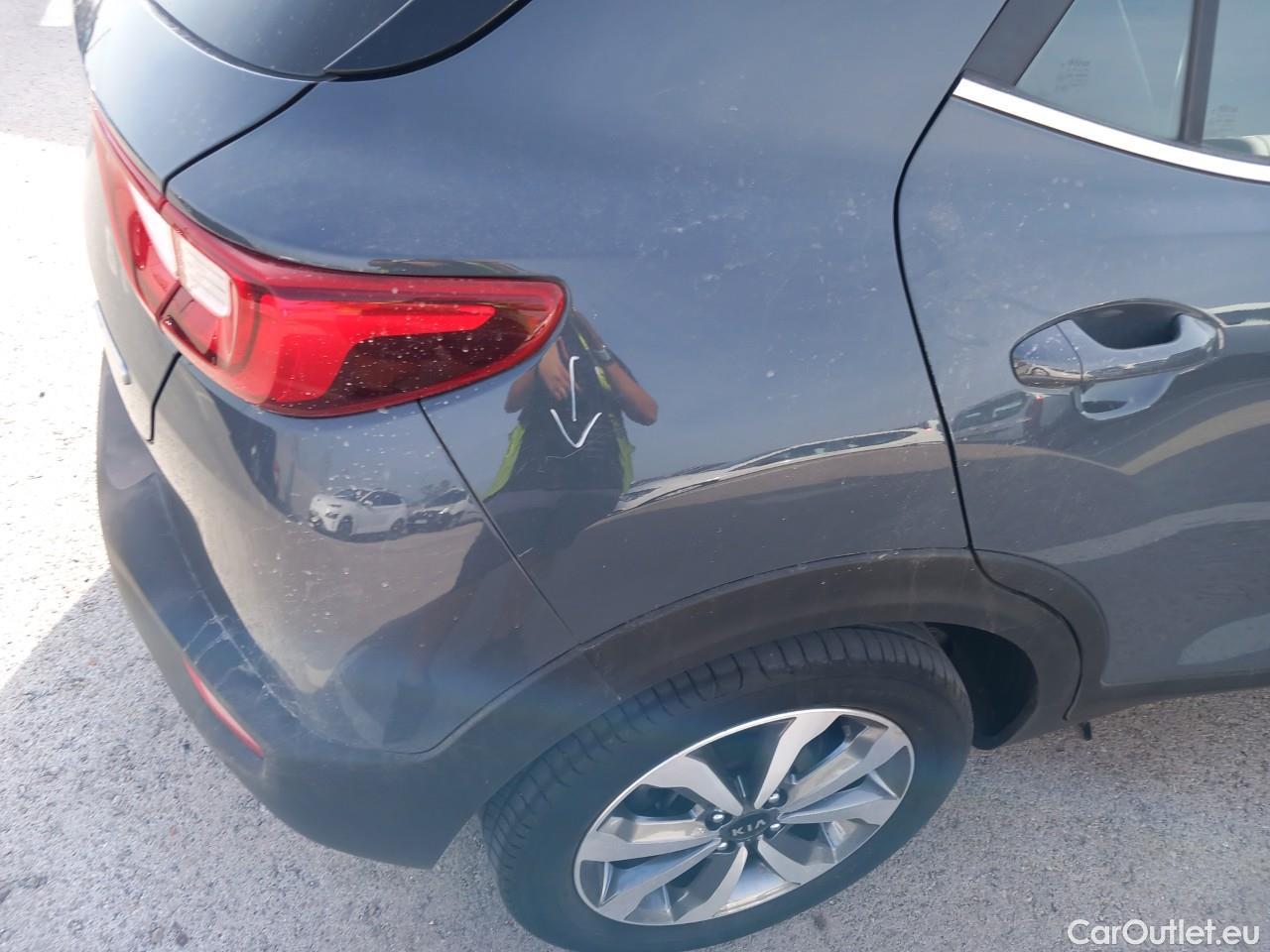  KIA  STONIC KIA  / 2017 / 5P / todoterreno 1.0 T-GDi 74kW (100CV) MHEV iMT Drive #39