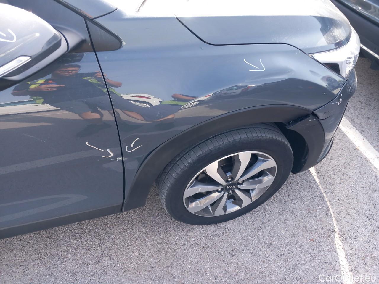  KIA  STONIC KIA  / 2017 / 5P / todoterreno 1.0 T-GDi 74kW (100CV) MHEV iMT Drive #48