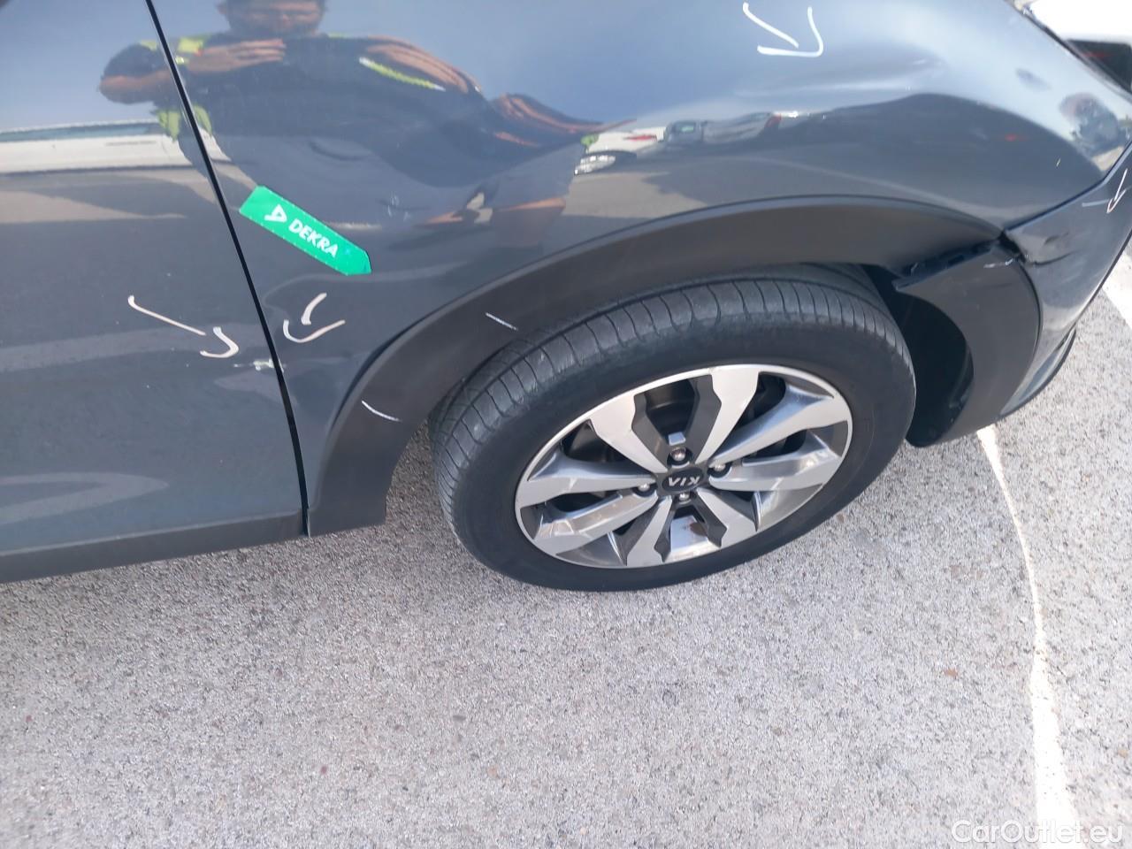  KIA  STONIC KIA  / 2017 / 5P / todoterreno 1.0 T-GDi 74kW (100CV) MHEV iMT Drive #50