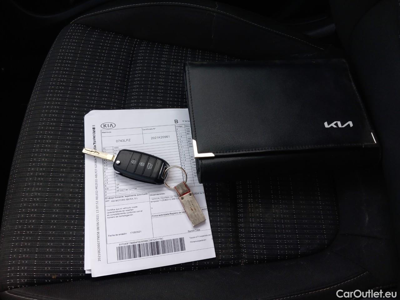 KIA  STONIC KIA  / 2017 / 5P / todoterreno 1.0 T-GDi 74kW (100CV) MHEV iMT Drive #8