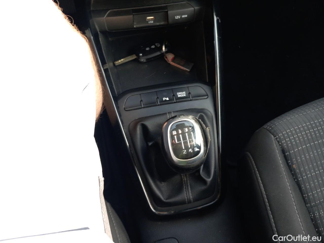  KIA  STONIC KIA  / 2017 / 5P / todoterreno 1.0 T-GDi 74kW (100CV) MHEV iMT Drive #6