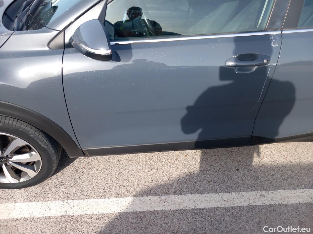  KIA  STONIC KIA  / 2017 / 5P / todoterreno 1.0 T-GDi 74kW (100CV) MHEV iMT Drive #25