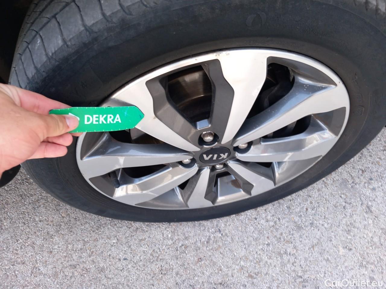  KIA  STONIC KIA  / 2017 / 5P / todoterreno 1.0 T-GDi 74kW (100CV) MHEV iMT Drive #52
