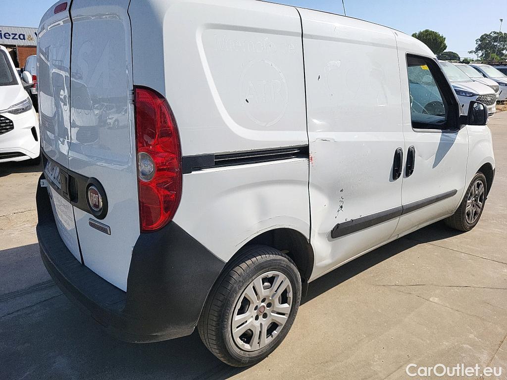  Fiat  Doblo FIAT Doblò Cargo/2015/4P/furgón derivado de turismo Cargo SX 1.6 Mjet 66kW (90CV) #19