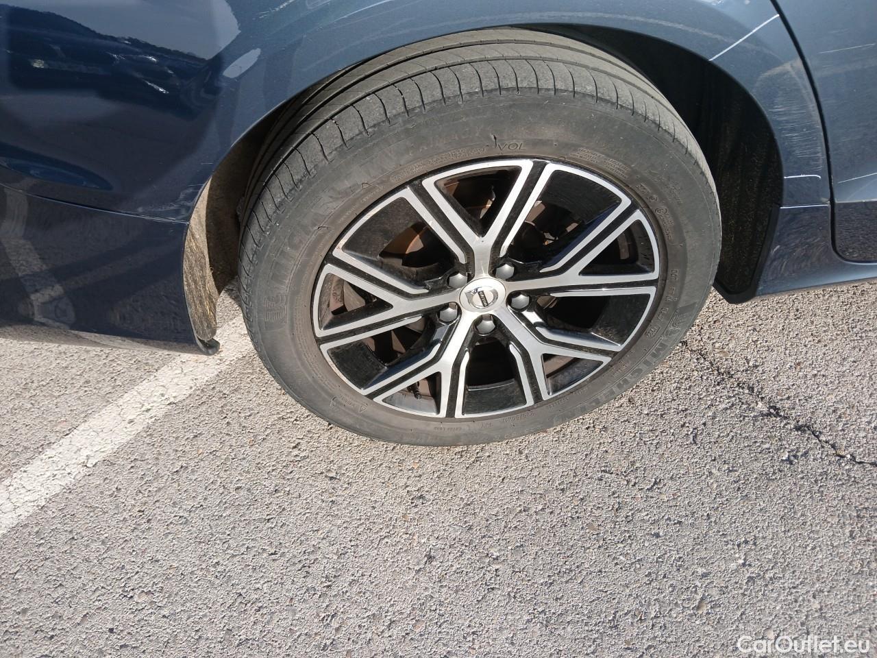  Volvo  V60 VOLVO  / 2018 / 5P / familiar 2.0 B4 (D) Core Auto #23
