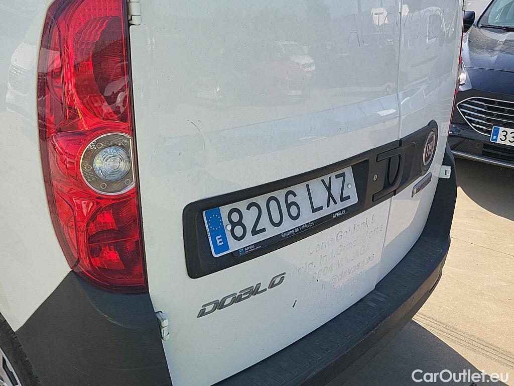  Fiat  Doblo FIAT Doblò Cargo/2015/4P/furgón derivado de turismo Cargo SX 1.6 Mjet 66kW (90CV) #13