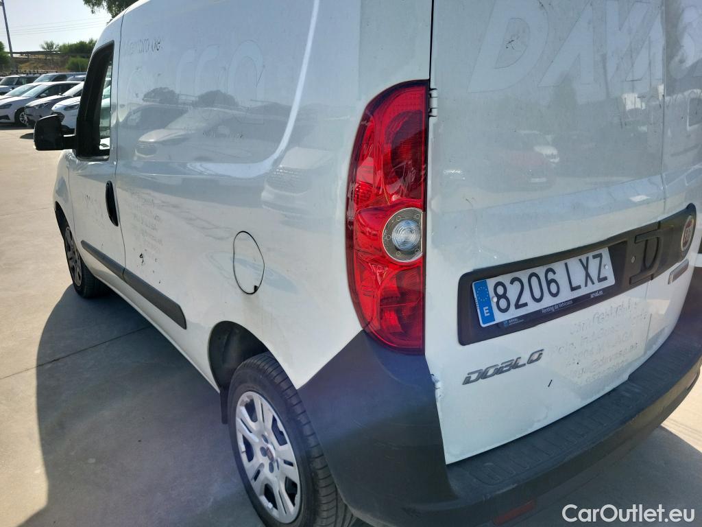 Fiat  Doblo FIAT Doblò Cargo/2015/4P/furgón derivado de turismo Cargo SX 1.6 Mjet 66kW (90CV) #20