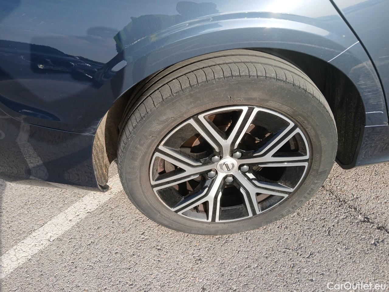  Volvo  V60 VOLVO  / 2018 / 5P / familiar 2.0 B4 (D) Core Auto #26