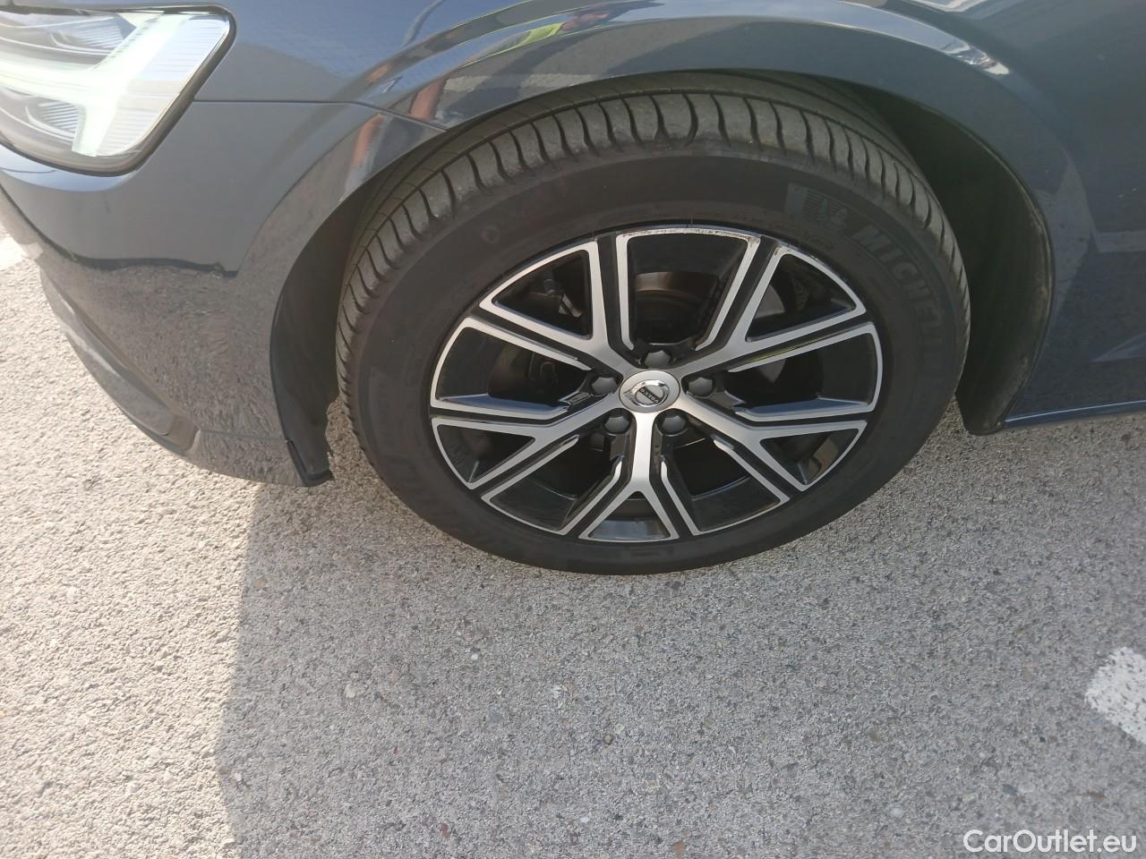  Volvo  V60 VOLVO  / 2018 / 5P / familiar 2.0 B4 (D) Core Auto #10