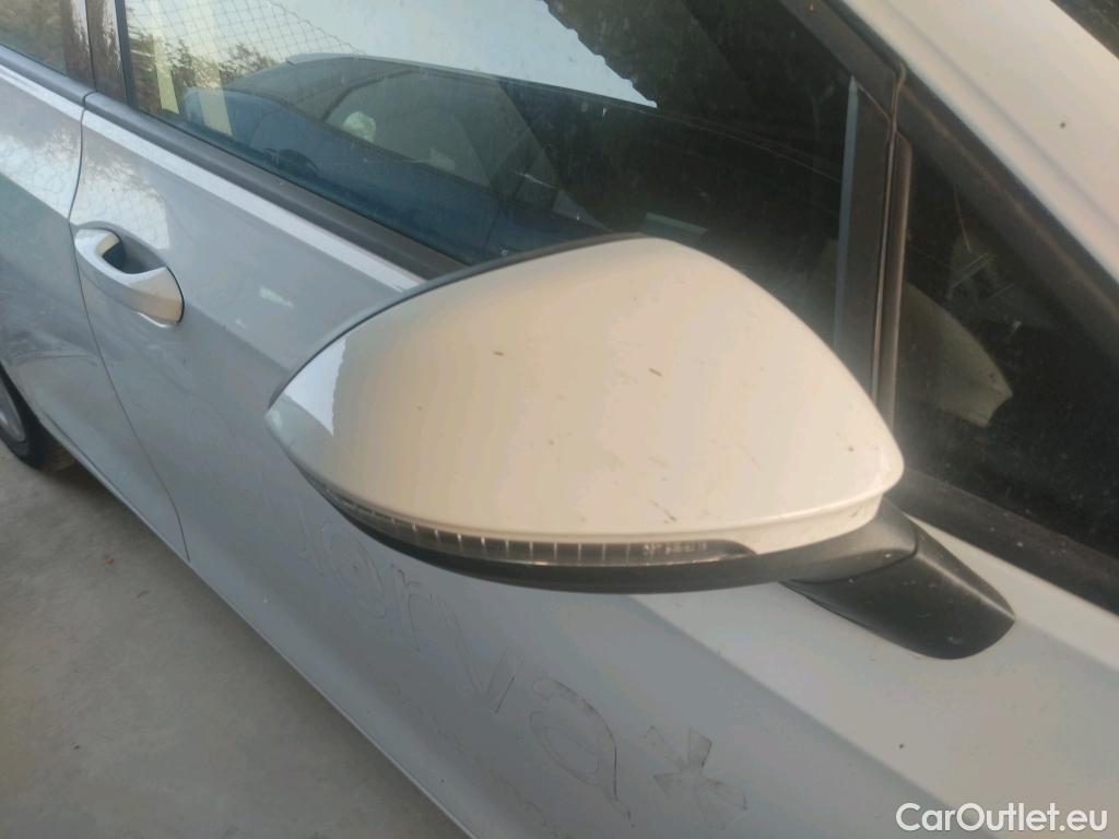  Volkswagen  Golf  VIII Berlina 2.0 TDI 115CV MT6 E6d #25