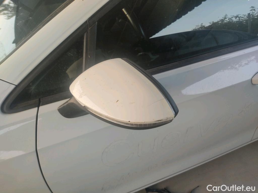  Volkswagen  Golf  VIII Berlina 2.0 TDI 115CV MT6 E6d #10