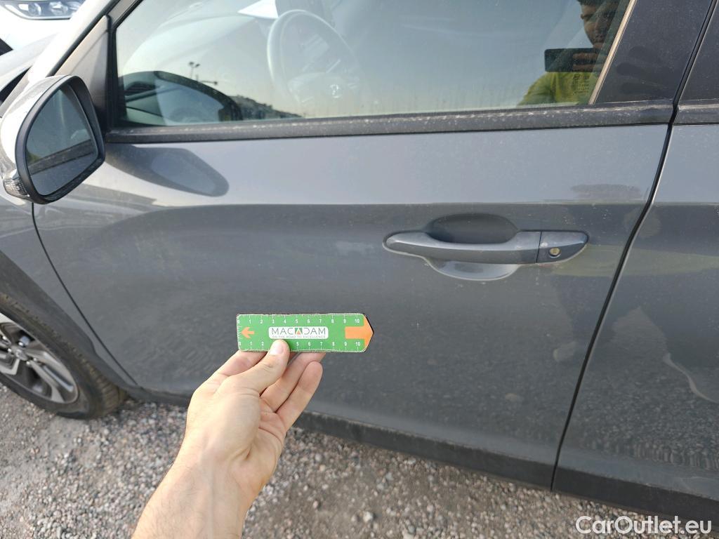  Land Rover  Discovery HYUNDAI Kona / 2020 / 5P / todoterreno 1.6 GDI HEV Maxx DCT #23