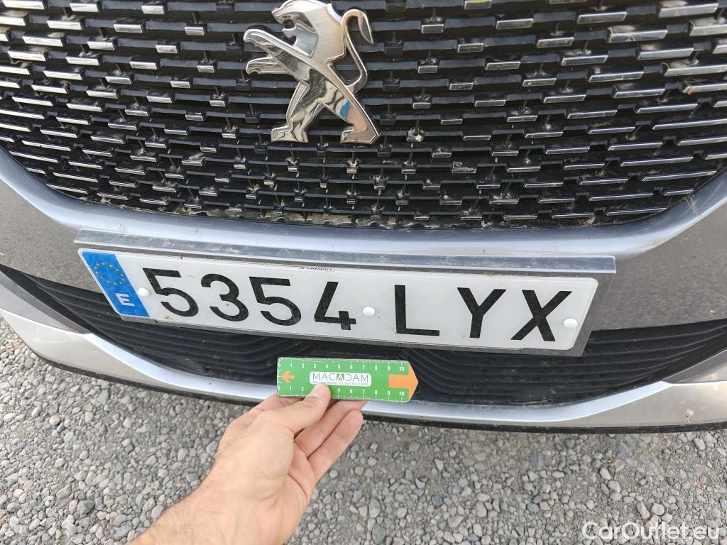 Peugeot  2008  Allure Pack 1.2 PureTech 130CV AT8 E6d #11