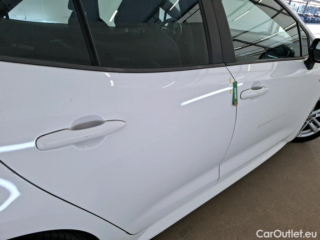  Toyota  Corolla TOYOTA  / 2018 / 5P / Berline Hybride 122h Dynamic Business Supp Lomb #19