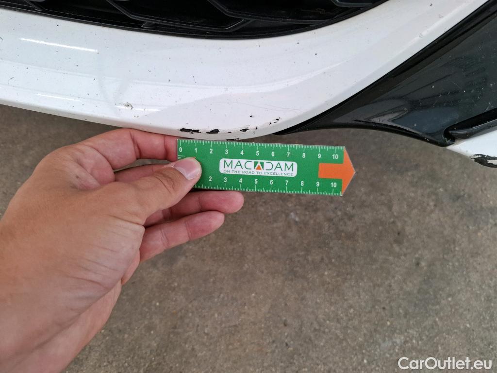  Toyota  Corolla TOYOTA  / 2018 / 5P / Berline Hybride 122h Dynamic Business Supp Lomb #4
