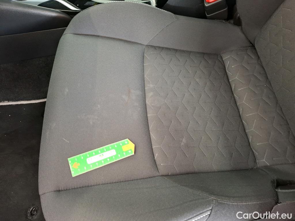  Toyota  Corolla TOYOTA  / 2018 / 5P / Berline Hybride 122h Dynamic Business Supp Lomb #21