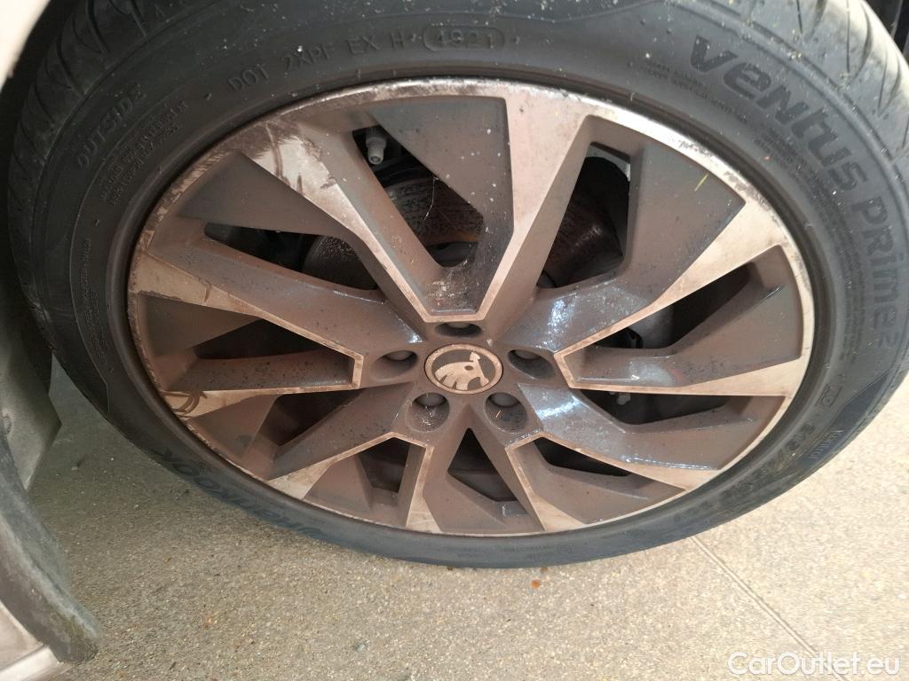  Skoda  Fabia SKODA  / 2014 / 5P / Berline 1.0 TSI 95 Drive 125 ans #13