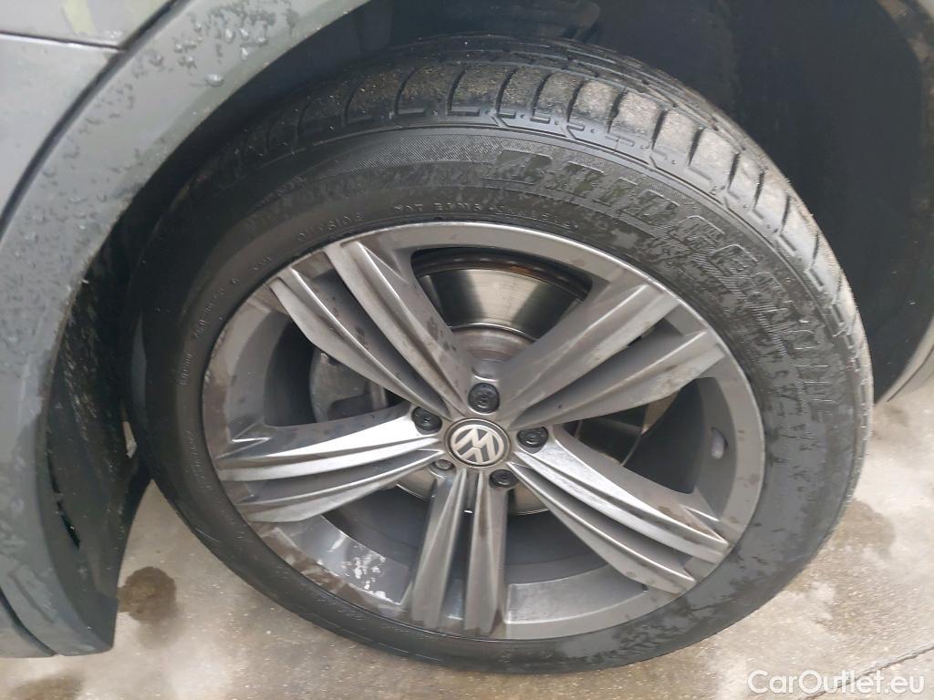  Volkswagen  Tiguan VOLKSWAGEN  Allspace / 2017 / 5P / SUV 2.0 TDI 200 DSG7 Carat Exclusive 4Motion #2
