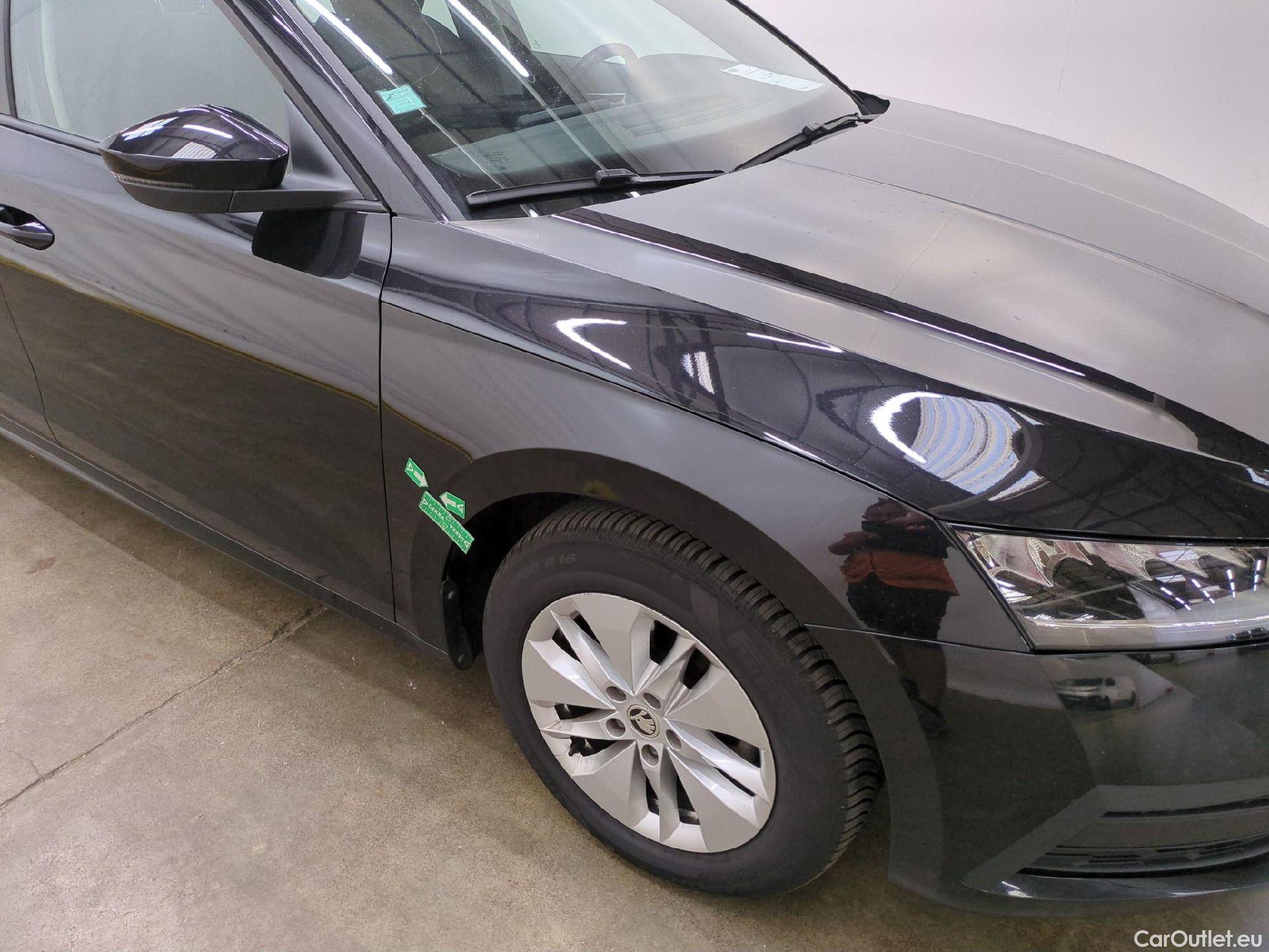  Skoda  Octavia  Break Business 2.0 TDI 115CV BVA7 E6d #40