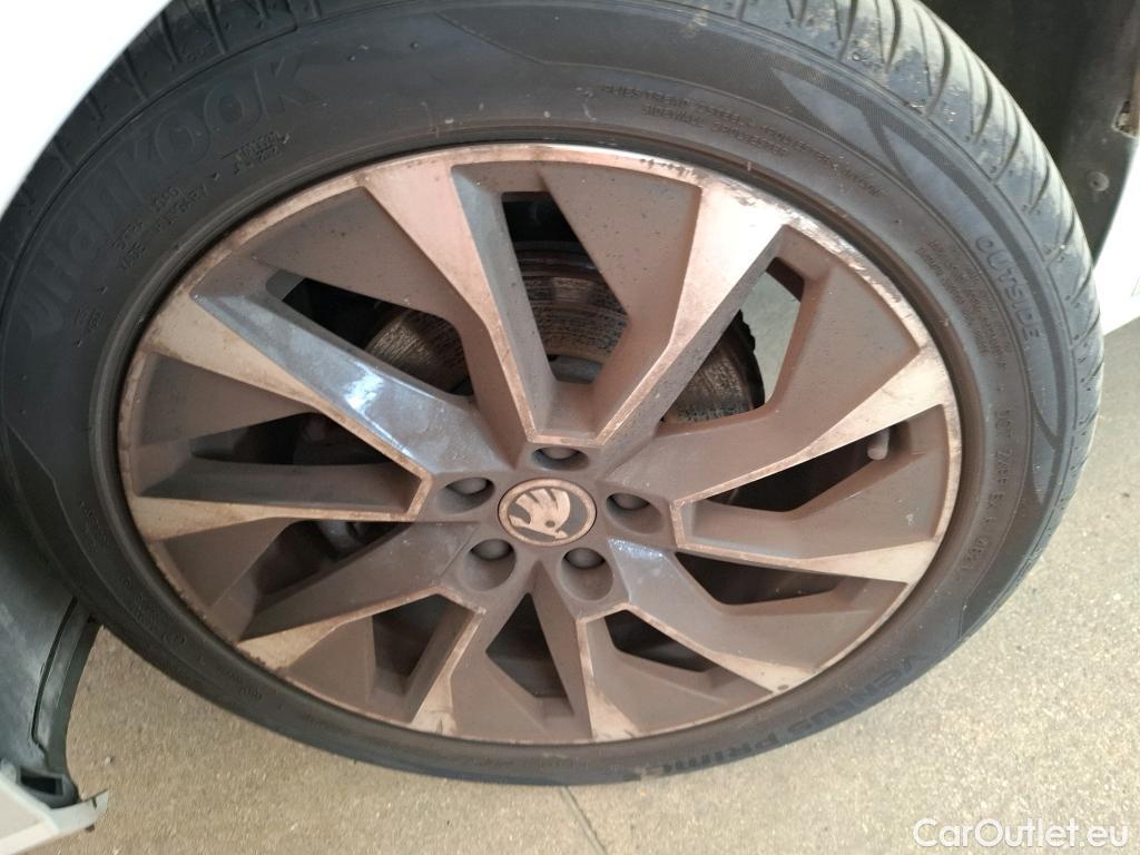  Skoda  Fabia SKODA  / 2014 / 5P / Berline 1.0 TSI 95 Drive 125 ans #16