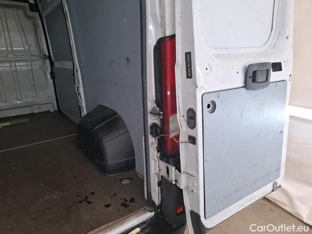  Fiat  Ducato FIAT  / 2014 / 4P / Fourgon tôlé 3.0 M H2 2.3 Multijet 120 Pack #142