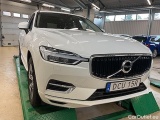  Volvo  XC60 T8 AWD  Momentum Adv Edit 
