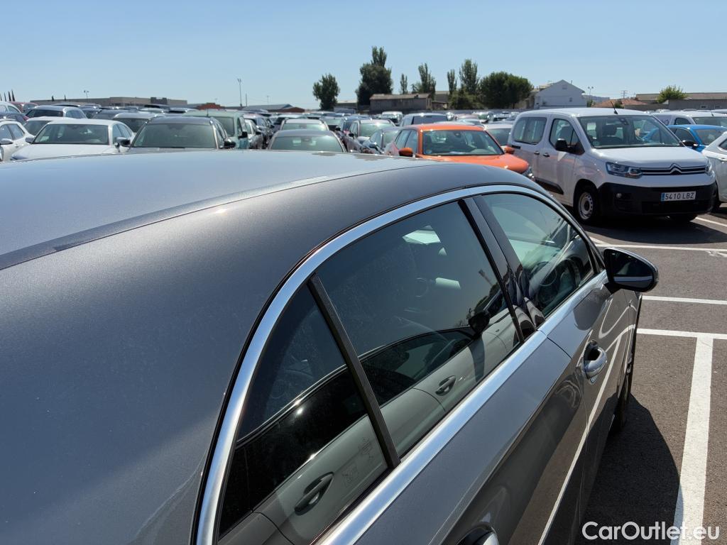  Mercedes  A-Klasse Clase A A 250 e (177.086) 1.3 220CV AT8 E6d #2