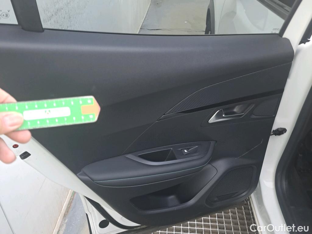  Peugeot  2008  Allure Pack 1.2 PureTech 130CV AT8 E6d #1