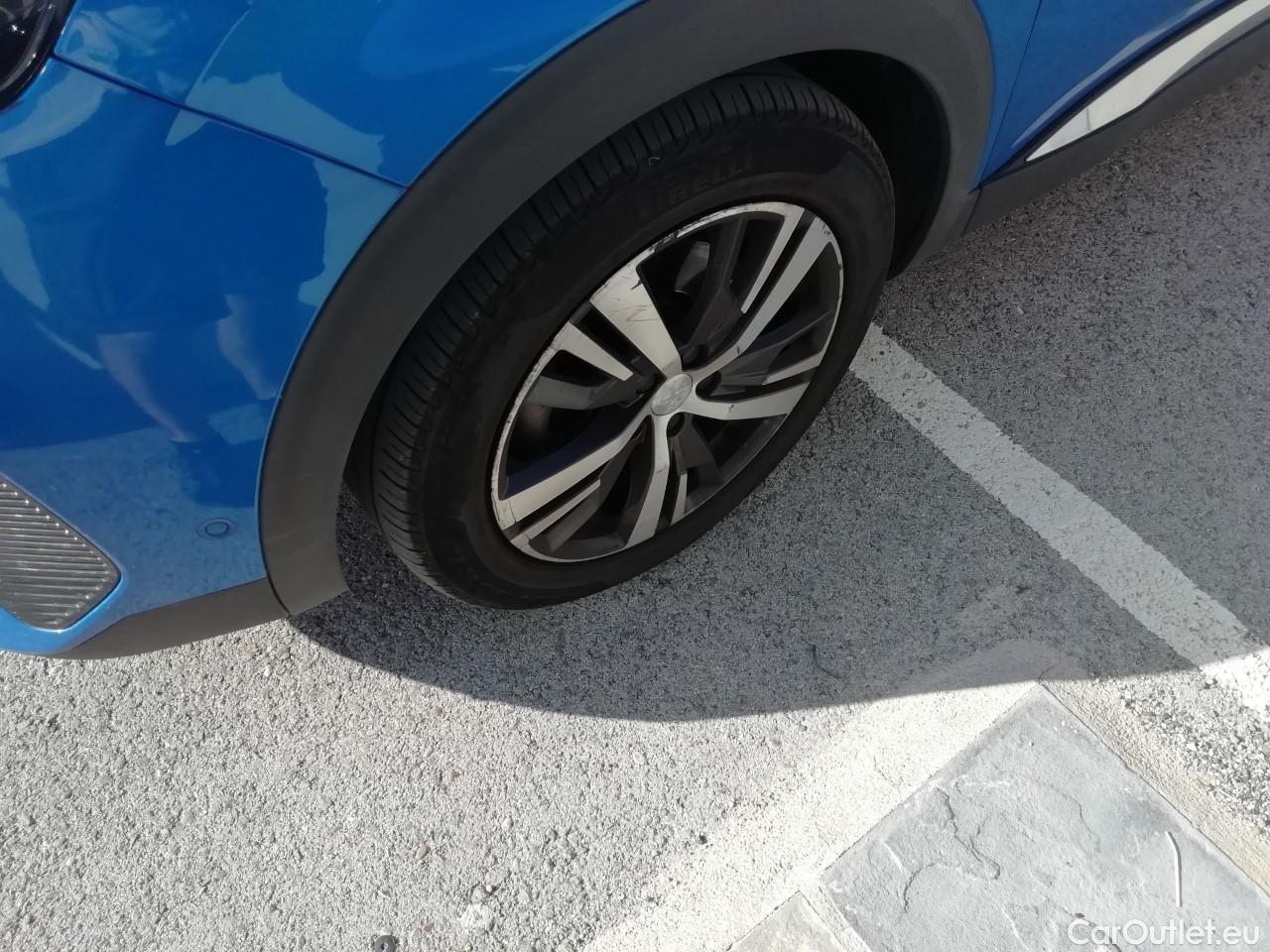  Peugeot  3008  Hybrid 225 Allure 1.6 Plug-In 225CV AT8 E6d #7