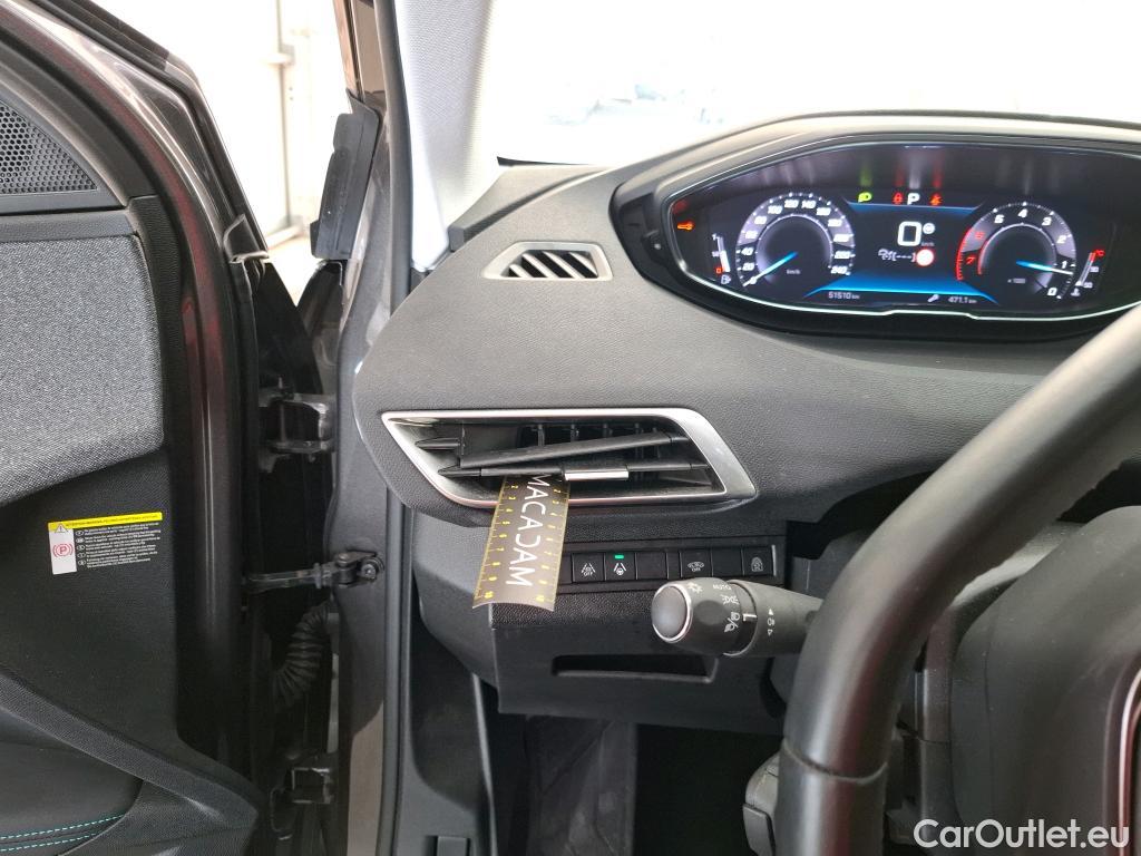  Peugeot  3008  Allure Pack 1.2 PureTech 130CV BVA8 E6d #39