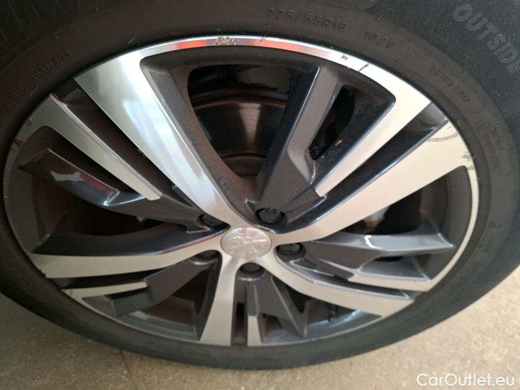  Peugeot  3008  Allure Pack 1.2 PureTech 130CV BVA8 E6d #33