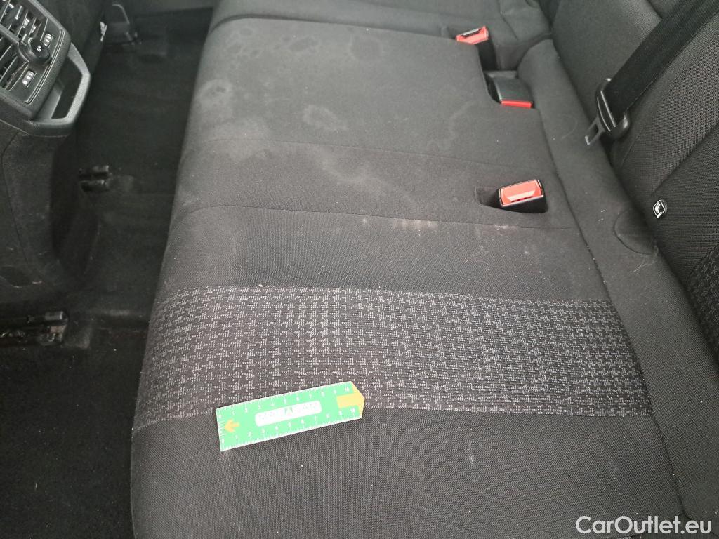  Peugeot  3008 PEUGEOT  / 2020 / 5P / SUV PureTech 130 S&S EAT8 Active BUS #15