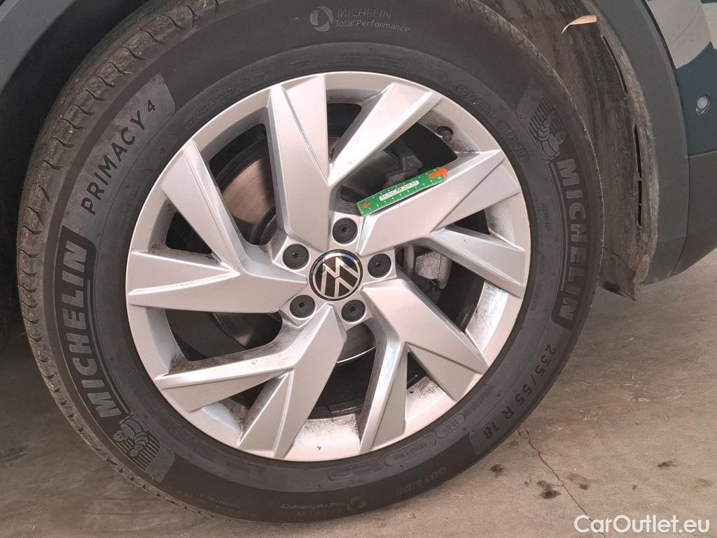  Volkswagen  Tiguan VOLKSWAGEN  / 2020 / 5P / SUV 2.0 TDI 150 DSG7 Elegance #26
