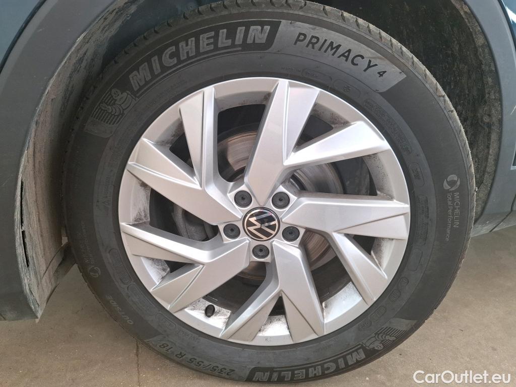  Volkswagen  Tiguan VOLKSWAGEN  / 2020 / 5P / SUV 2.0 TDI 150 DSG7 Elegance #9