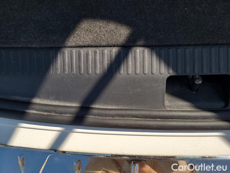  Skoda  Octavia  Combi  (5E5)(03.2017->)  Com TDI 110 Ambit. AT #20