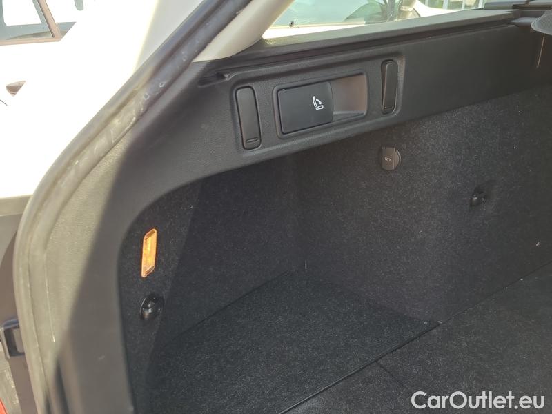  Skoda  Octavia  Combi  (5E5)(03.2017->)  Com TDI 110 Ambit. AT #19