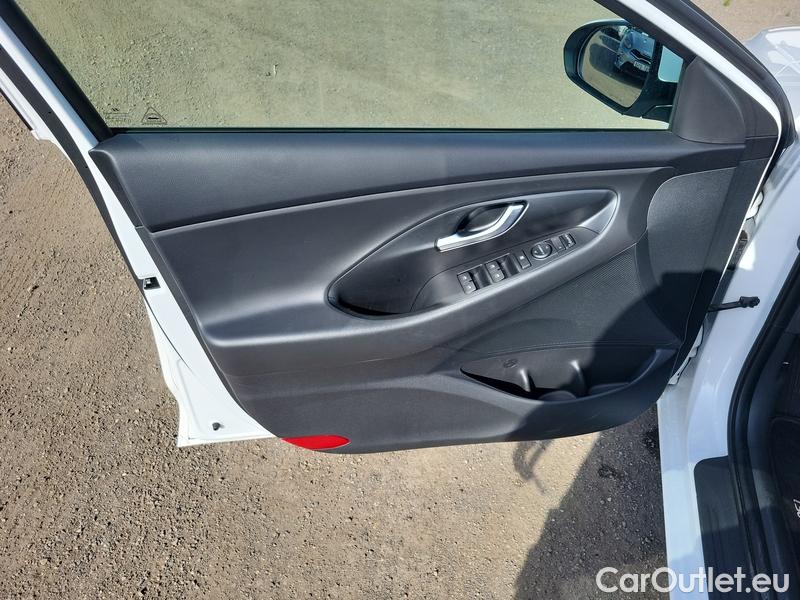  Hyundai  i30   cw (PD)(2017->)  1.5T-GDI 118 Smart 5d #1