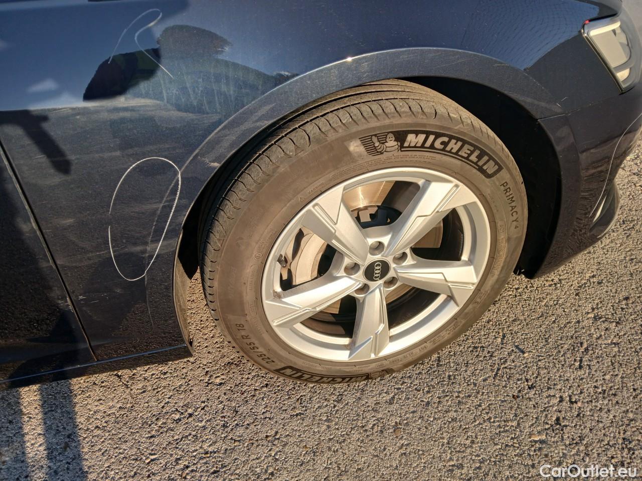  Audi  A6 AUDI  / 2018 / 4P / sedán 50 TFSIe quattro S tronic Sport #24