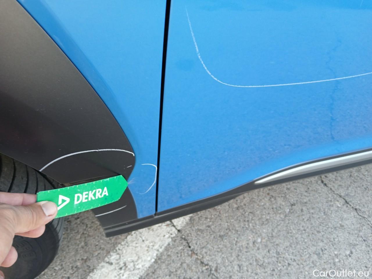  Hyundai  Konna HYUNDAI Kona / 2017 / 5P / todoterreno 1.6 GDI HEV Tecno Red DT #29
