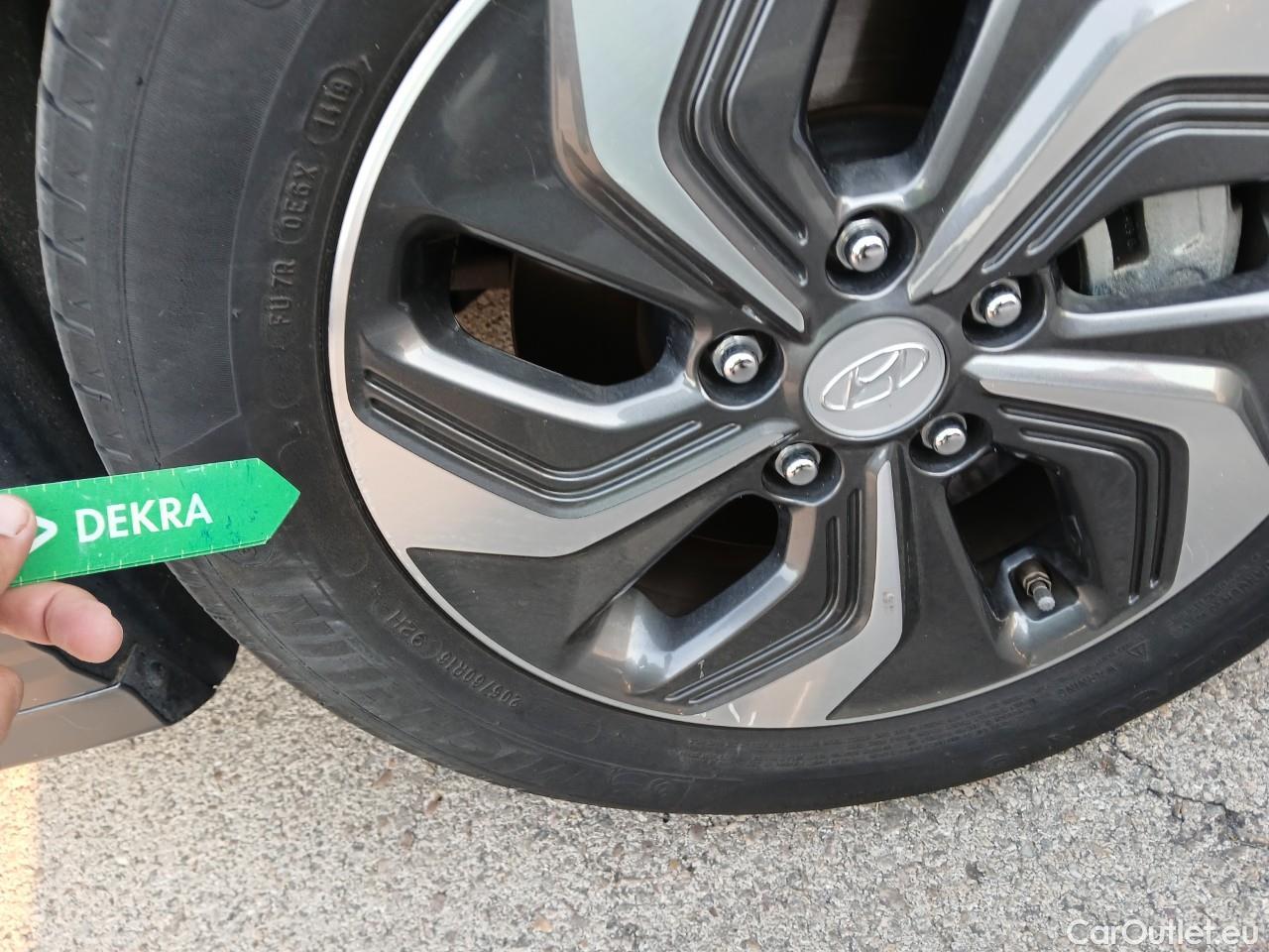  Hyundai  Konna HYUNDAI Kona / 2017 / 5P / todoterreno 1.6 GDI HEV Tecno Red DT #5